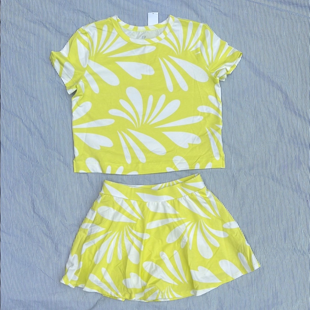 GAP Kids Yellow and White Graphic Tee